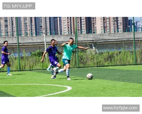 昆山足球队奋勇争先力争佳绩展现城市风采与团队精神